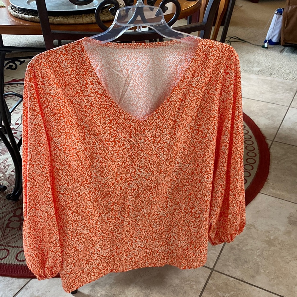 Beautiful Orange & White Long Sleeve V-Neck Floral Print Ladies Blouse - Sz 2XL